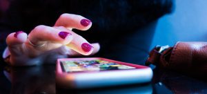 Mehr über den Artikel erfahren Volkshochschule erweitert Angebot zur digitalen Grundbildung